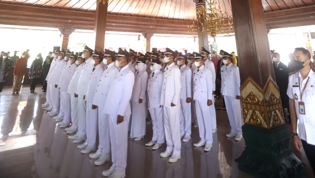 KEPALA DESA: Pelantikan kades hasil pilkades serentak tahun lalu.