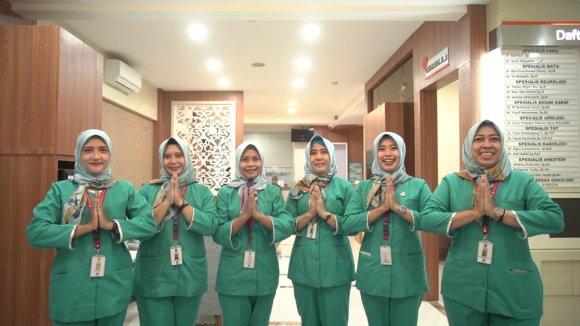 RAMAH: Perawat Poli Eksekutif RSUD dr Wahidin Sudiro Husodo.