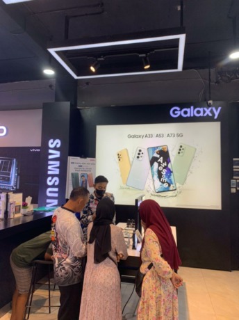 KONTEN KREATOR: Topsell menyediakan hape khusus untuk konten kreator berupa Samsung A13.