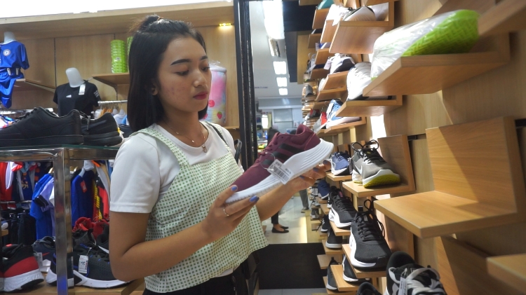 LENGKAP: Sepatu model sporty menjadi pilihan utama costumer Toko Isabella untuk berolahraga dan bersantai.