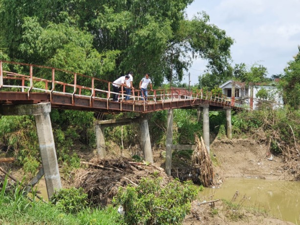 BAKAL DIBANGUN: Kondisi jembatan Talunbrak, Desa Talunblandong, Kecamatan Dawarblandong kondisinya rusak sejak diterjang banjir 2021 lalu.