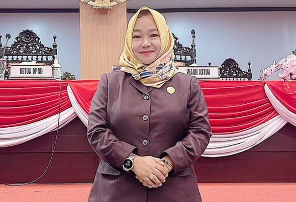Rupiatin, Wakil Ketua DPD Partai Golkar Kabupaten Mojokerto  Bidang Peranan Wanita.