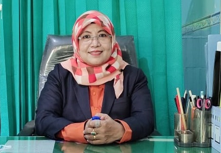 Hj Hasanah MPd, Kepala MTsN 4  Kabupaten Mojokerto
