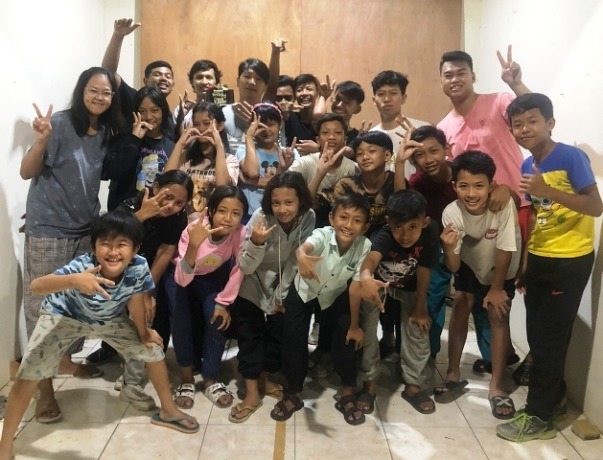 EKSIS: Komunitas Barongsai, Young Lion Mojokerto saat berlatih rutin di yayasan sosial Podo Langgeng pekan lalu. (albert for JPRM)
