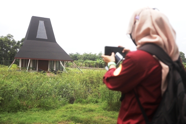 PRIORITAS: Bangunan Taman Wisata Bahari kawasan Sungai Ngotok, Kecamatan Prajurit Kulon, Kota Mojokerto jadi prioritas pembangunan tahun ini. (Sofan Kurniawan/JPRM)
