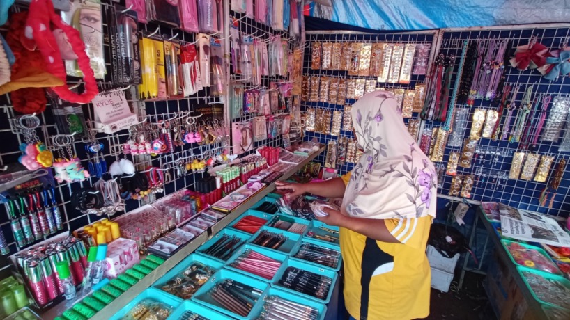 PASTI MURAH: Ragam aksesori kecantikan juga bisa didapat selama pagelaran Radar Mojokerto Fest 2023 dihelat. (Indah Oceananda/JPRM)