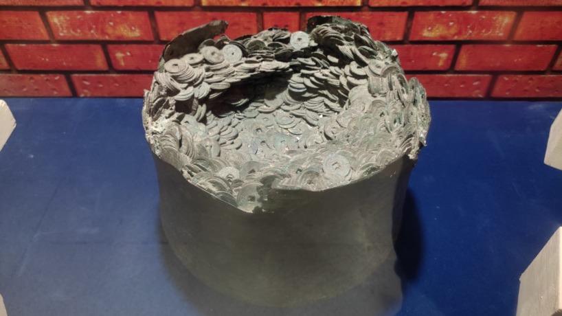 ALAT TUKAR: Sejumlah uang koin kepeng, ma, dan gobog yang merupakan alat tukar perdagangan yang sah era Majapahit kini dipajang di Museum PIM BPK Wilayah XI Jatim, Trowulan. (Martda Vadetya/JPRM)
