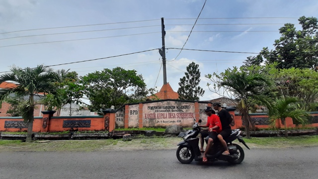 DITUNDA: Penyaluran DD 2023 tahap pertama Desa Sumbertebu, Kecamatan Bangsal, Kabupaten Mojokerto harus ditunda karena belum memenuhi persyaratan. (Rizal Amrulloh/JPRM)