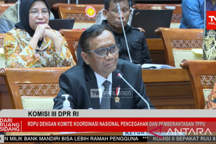 Tangkapan layar Menteri Koordinator Bidang Politik, Hukum, dan Keamanan (Menkopolhukam) Mahfud MD dalam Rapat Dengar Pendapat Umum (RDPU) bersama Komisi III dan Komite Nasional Pencegahan dan Pemberantasan TPPU di Gedung Nusantara II, Jakarta, Rabu (29/3/