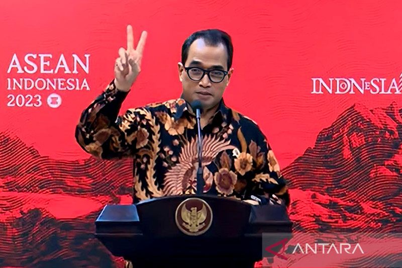 Tangkapan layar - Menteri Perhubungan Budi Karya Sumadi menyampaikan keterangan pers selepas rapat terbatas persiapan arus mudik di Kantor Presiden, Jakarta, Jumat (24/3/2023). ANTARA/Youtube Sekretariat Presiden/pri. (ANTARA/Youtube Sekretariat Presiden)