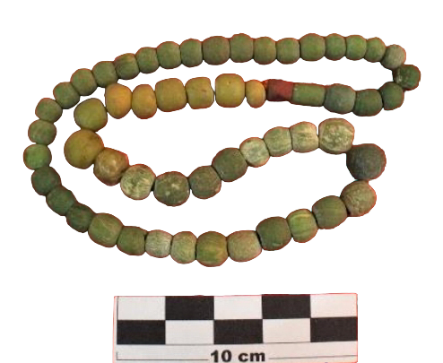 KUNO: Artefak manik-manik batu dan cangkang telur koleksi Museum PIM BPK Wilayah XI Jatim tampak masih terawat. (dok Museum PIM BPK Wilayah XI Jatim for JPRM)