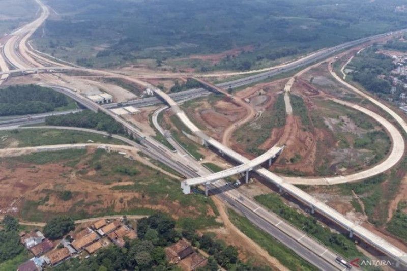Ilustrasii: Foto udara proyek pembagunan Jalan Tol Jakarta - Cikampek II Selatan Seksi 3 di Purwakarta, Jawa Barat. ANTARA FOTO/M Ibnu Chazar/YU