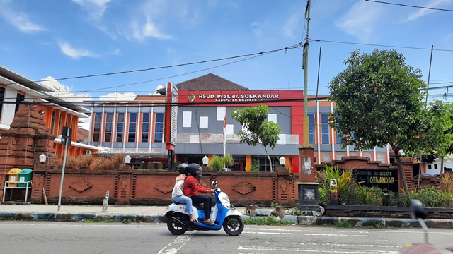 DITINGKATKAN: Pelayanan IGD dan Ponek RSUD Prof dr Soekandar, Kecamatan Mojosari, Kabupaten Mojokerto yang saat ini masih terpisah. Layanan emergency itu tahun ini bakal digabungkan dengan gedung terpadu. (Rizal Amrulloh/JPRM)