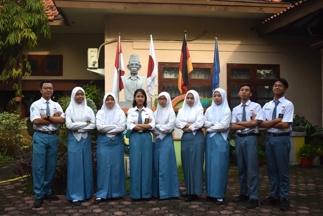 PERSIAPAN: Sembilan siswa SMAN 1 Puri bakal bersaing dalam lomba OSN 2023 tingkat provinsi.