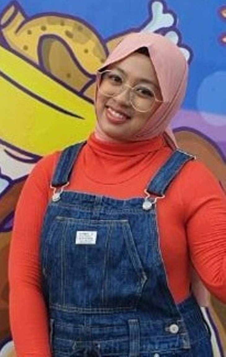 Dwi Wulandari, Owner Kak Wulan Chicken (Ist/Radar Gresik)
