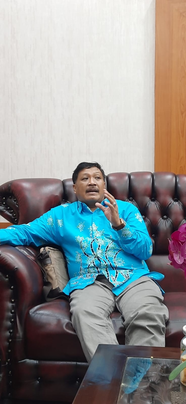 SUDAH MULAI: Proyek pembangunan Jalan Banter-Kalipadang sudah mulai dikerjakan.