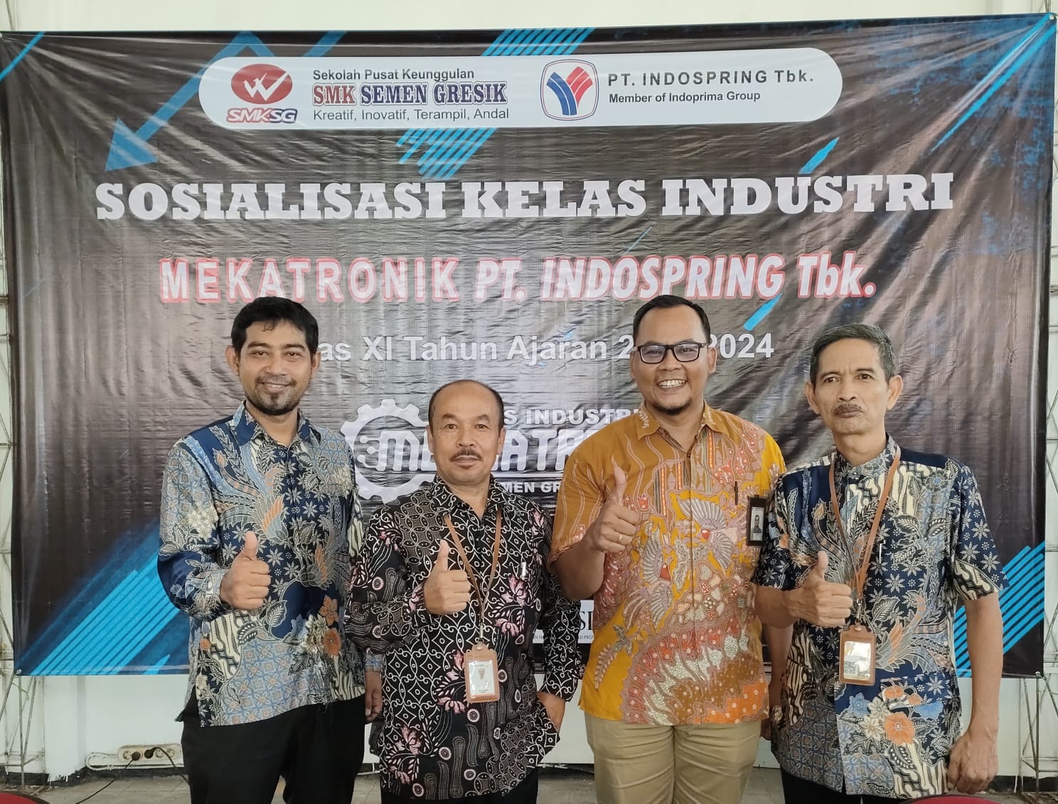 LASTRI: Dari kiri Krisnanto Andri Prayogo, Setiyo Budi (CEO SMK Semen Gresik), Dias Pipit Chusairi (Human Resources Professional), Juyana bersinergi untuk memperkuat skill siswa.