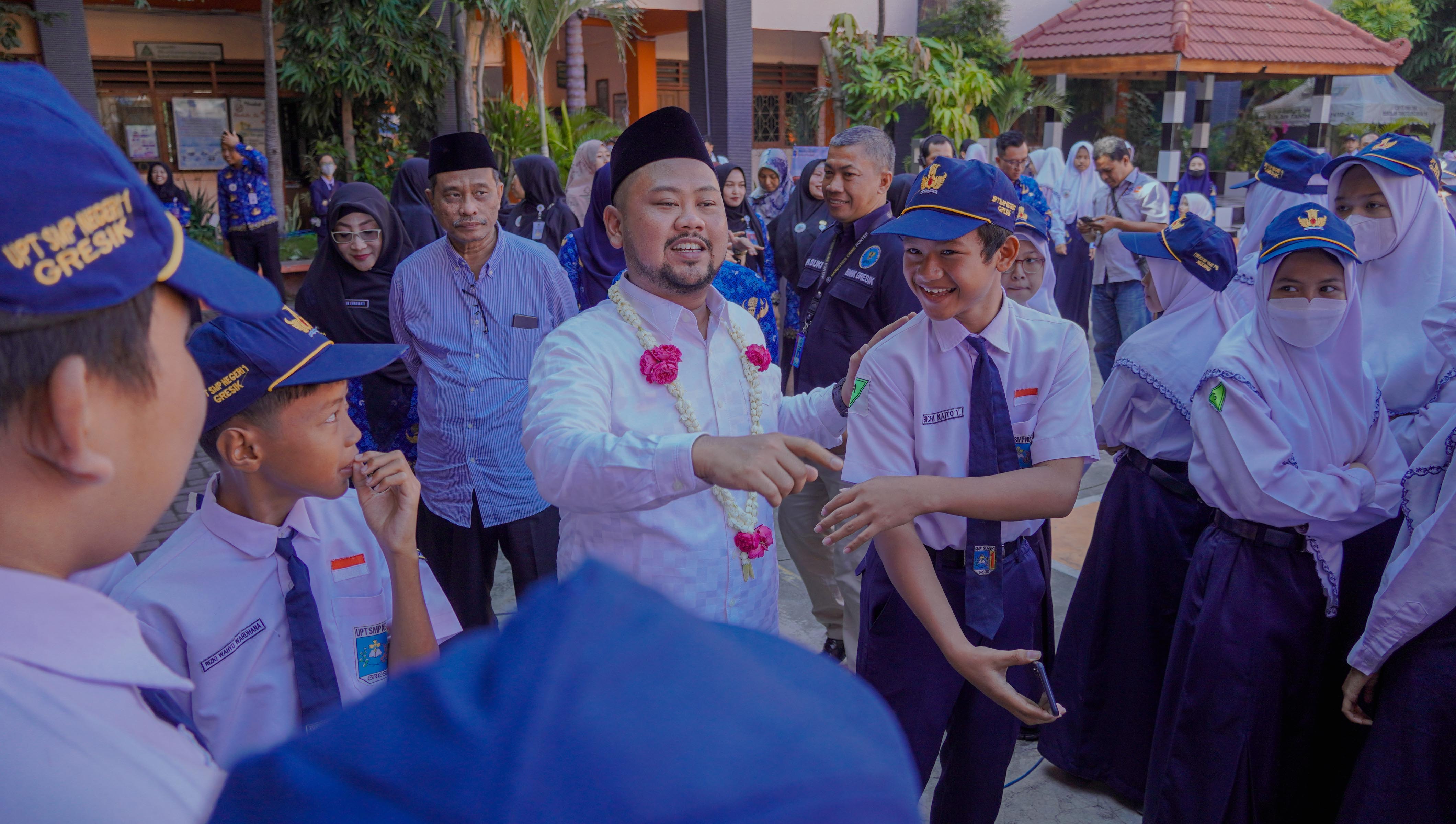 GRATIS: Kalangan DPRD Gresik meminta lelang seragam 2024 segera dilelang tahun ini.