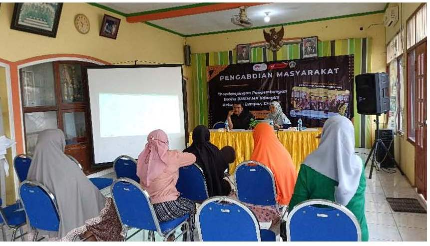 PASAR DIGITAL : Tim pengabdian masyarakat Manajemen Rekayasa UISI telah melakukan pendampingan pengembangan inovasi produk berupa olahan udang yang dapat dibeli melalui platform e-commerce.