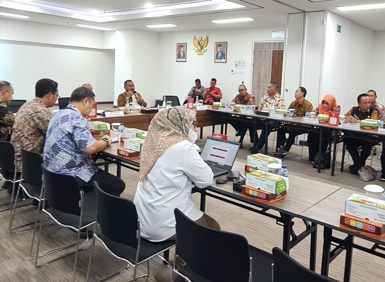 KEJAR PAD: Fandi Akhmad Yani bersama 15 kepala Organisasi Perangkat Daerah (OPD) melakukan kunjungan kerja ke Kawasan Ekonomi Khusus (KEK) Java Intregrated Internasional Port and Estate (JIIPE).