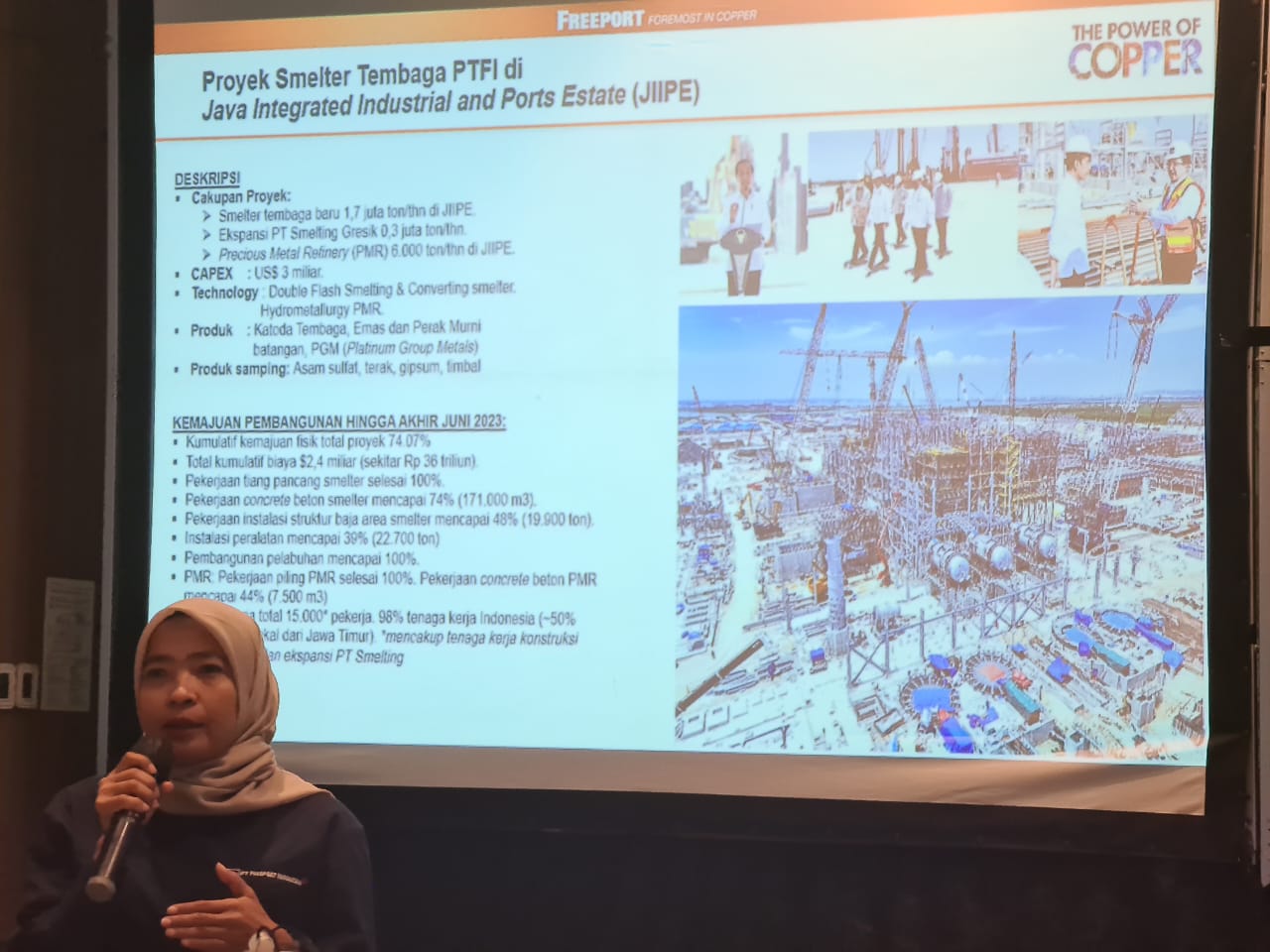 TAK TERPENGARUH : Manager Kontruksi Smelter PT Freeport Indonesia Yoga Amaliasari menegaskan saat ini tahapan kontruksi terus dikebut.
