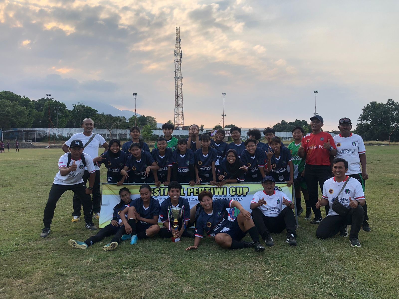 HEBAT: Gressia FC menjadi juara dua di Festival Pertiwi Cup di Kabupaten Pasuruan