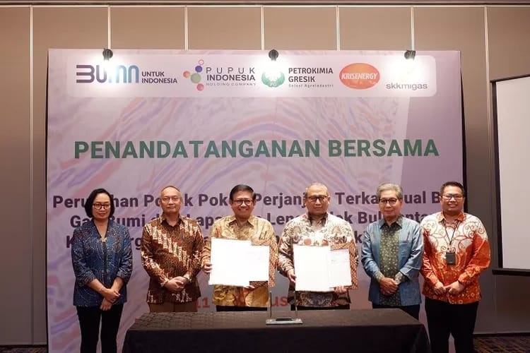 PERKUAT PRODUKSI: Krisenergy dan PT Petrokimia Gresik Tandatangani Perubahan Pokok Perjanjian Jual Beli Gas Bumi.