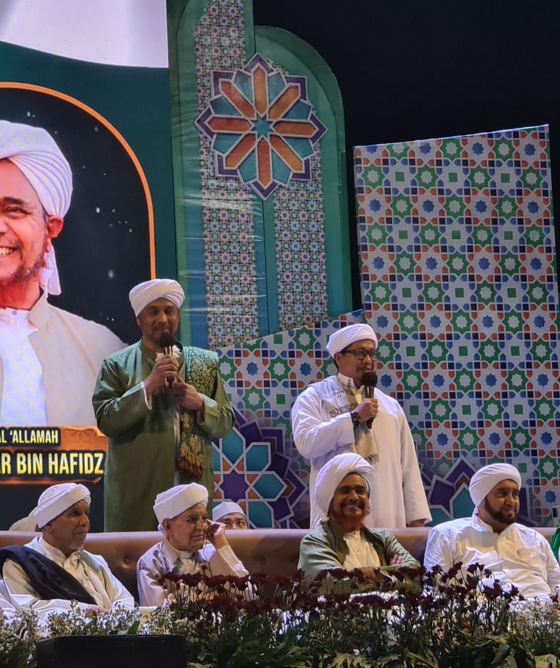 Gelaran tabligh akbar  bersama Habib Umar bin Hafidz di Stadion Gelora Joko Samudro pada hari Selasa (22/08)