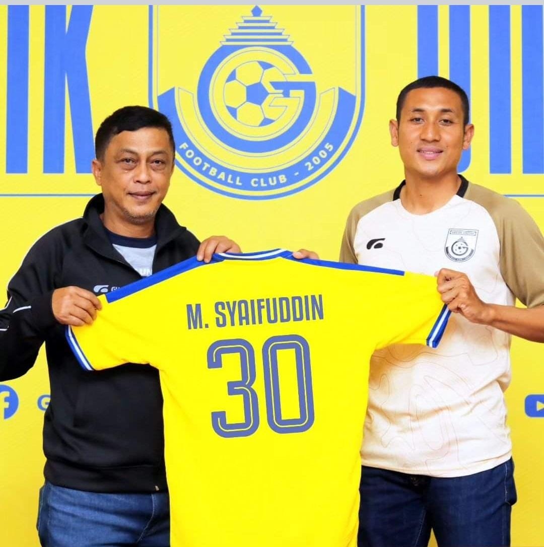 RESMI BERGABUNG: Mokhamad Syaifudin mantan bek tengah Timnas U-23 dan Persebaya resmi dikontrak Gresik United.