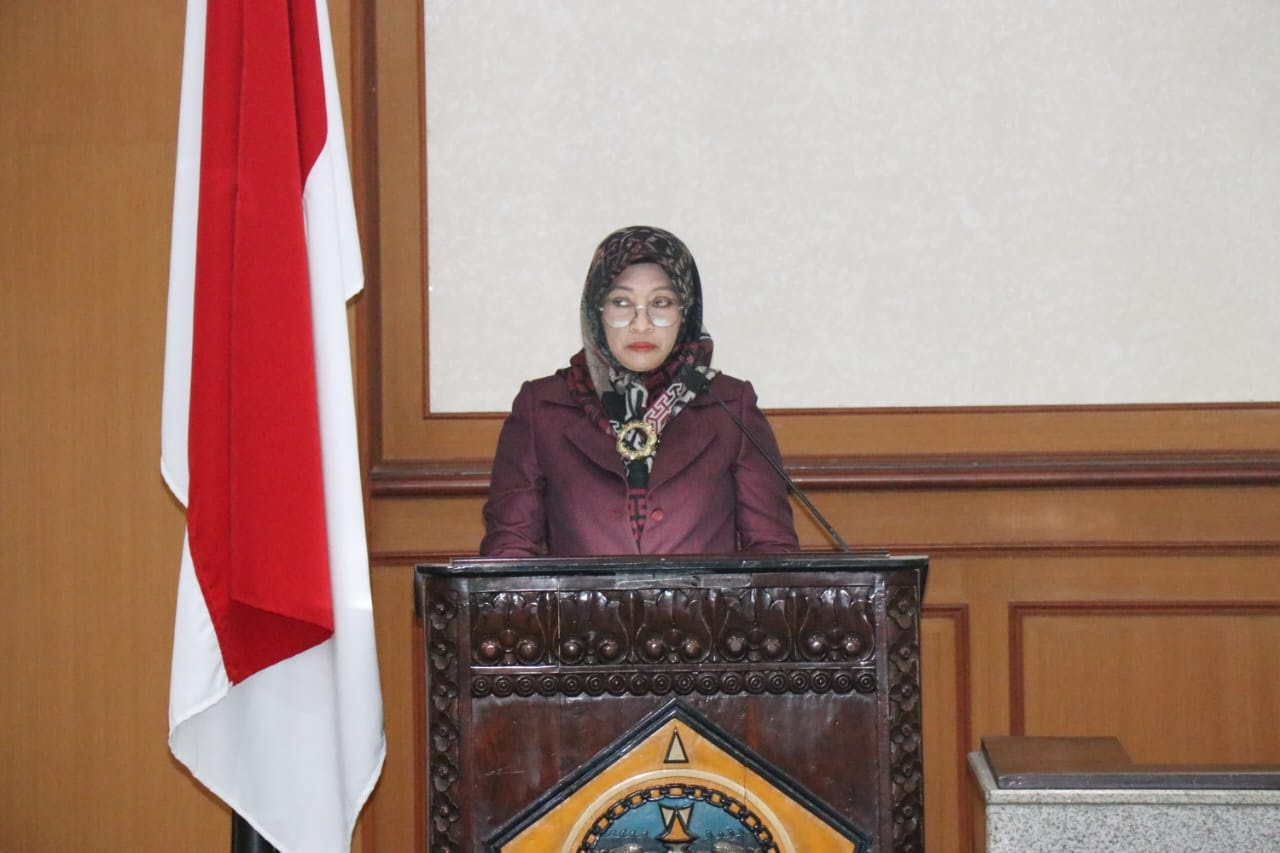 PEMANDANGAN UMUM: Anggota Fraksi PKB Jamiyatul Mukaromah