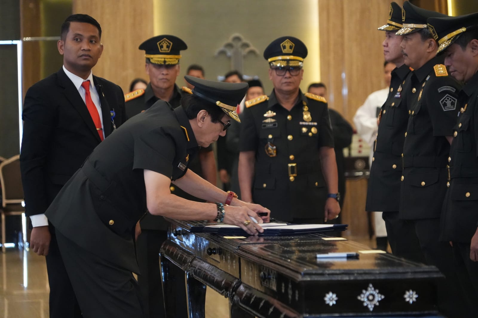 MUTASI : Menteri Hukum dan HAM Yasonna saat melantik pejabat baru Pimti Pratama di kantor Kemenkumham.