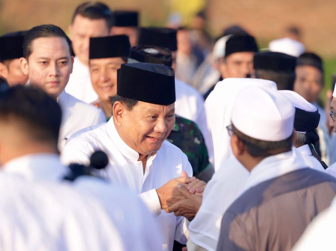 TETAP IDOLA: Prabowo Subianto disambut oleh para ulama