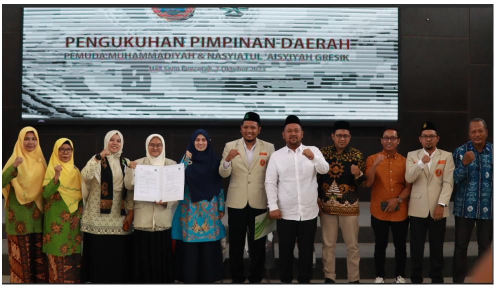 PENGUKUHAN : Kegiatan Pengukuhan Ketua PDPM dan PDNA Kabupaten Gresik dihadiri oleh Bupati Gresik, jajaran Rektorat UMG, Ketua PWPM, Ketua PWNA, serta Ketua PDM