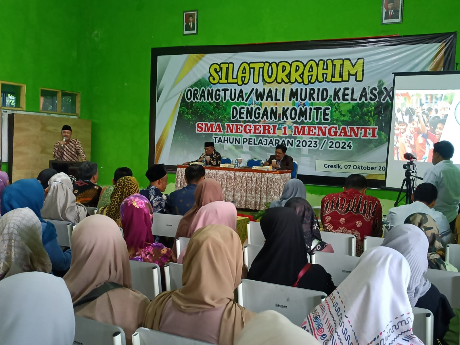 SUPPORT PENDIDIKAN ANAK: SMA Negeri 1 Menganti, Gresik menggelar silaturahmi komite dan wali murid kelas X, Sabtu (7/10)