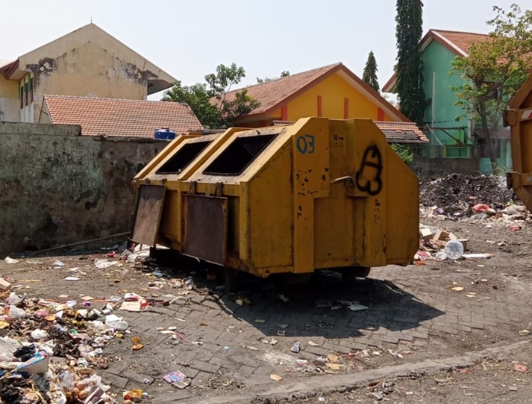 KEBIJAKAN BARU: Pemerintah akan melakukan penarikan retribusi sampah bersamaan dengan pembayaran air