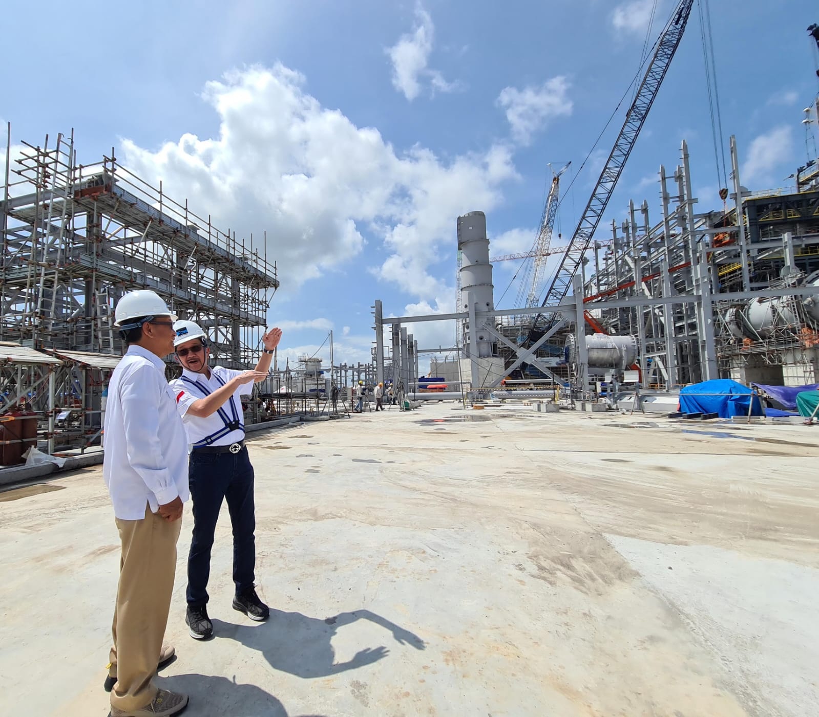 On The Track : Presiden Direktur PT Freeport Indonesia, Tony Wenas (kanan) menyampaikan progres kepada Menteri ESDM Arifin Tasrif beberapa waktu yang lalu.