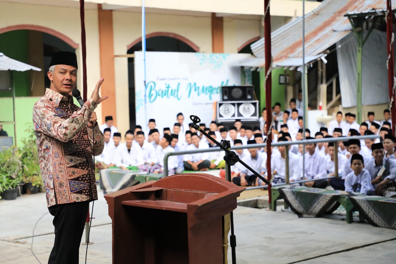 DEMI NEGERI: Ganjar Pranowo dan Mahfud MD dijadwalkan hadir dalam acara Doa Keselamatan untuk Bangsa yang digelar di Stadion Gelora Joko Samudro, Gresik, Jawa Timur malam ini