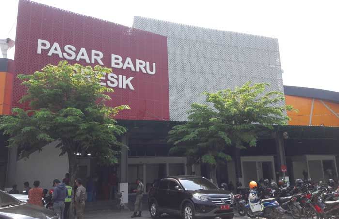 TIDAK TERKONTROL: Para pemiliki kios banyak yang menyewakan stand tanpa prosedur yang berlaku.