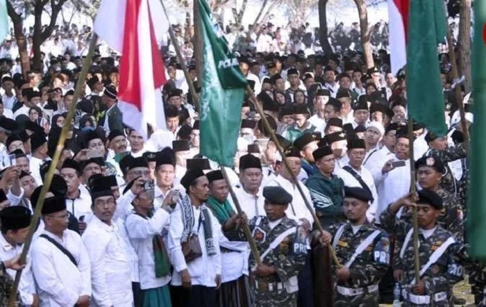 Satu Barisan : Puluhan ribu Kader NU melakukan apel akbar di Alun-Alun Sidayu beberapa waktu lalu.