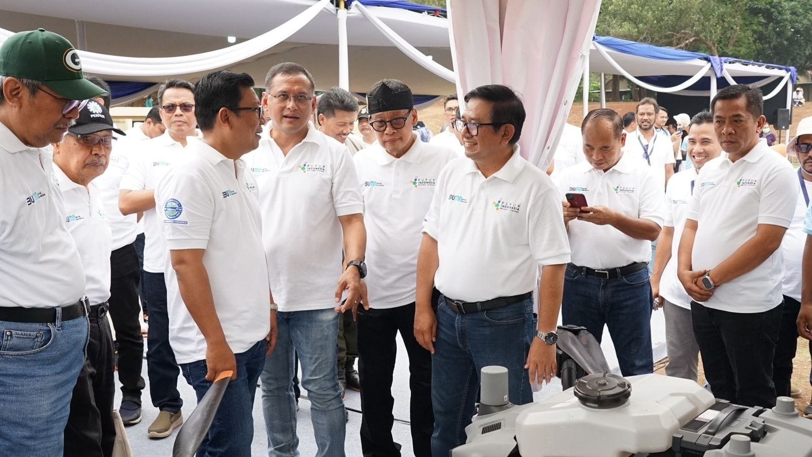 DIPERLUAS : Dirut PT Petrokimia Gresik, Dwi Satriyo Annurogo berkomitken untuk terus memperluas program Makmur.