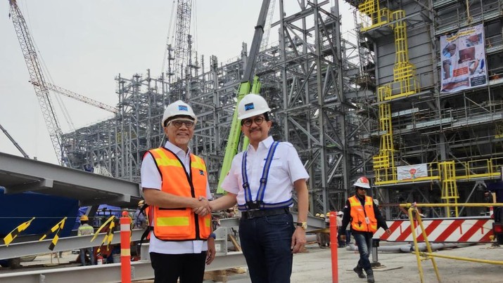 DUKUNG EKONOMI: Menteri Perdagangan Zulkifli Hasan berkunjung ke smelter tembaga PT Freeport Indonesia di JIIPE, Gresik, Jawa Timur.
