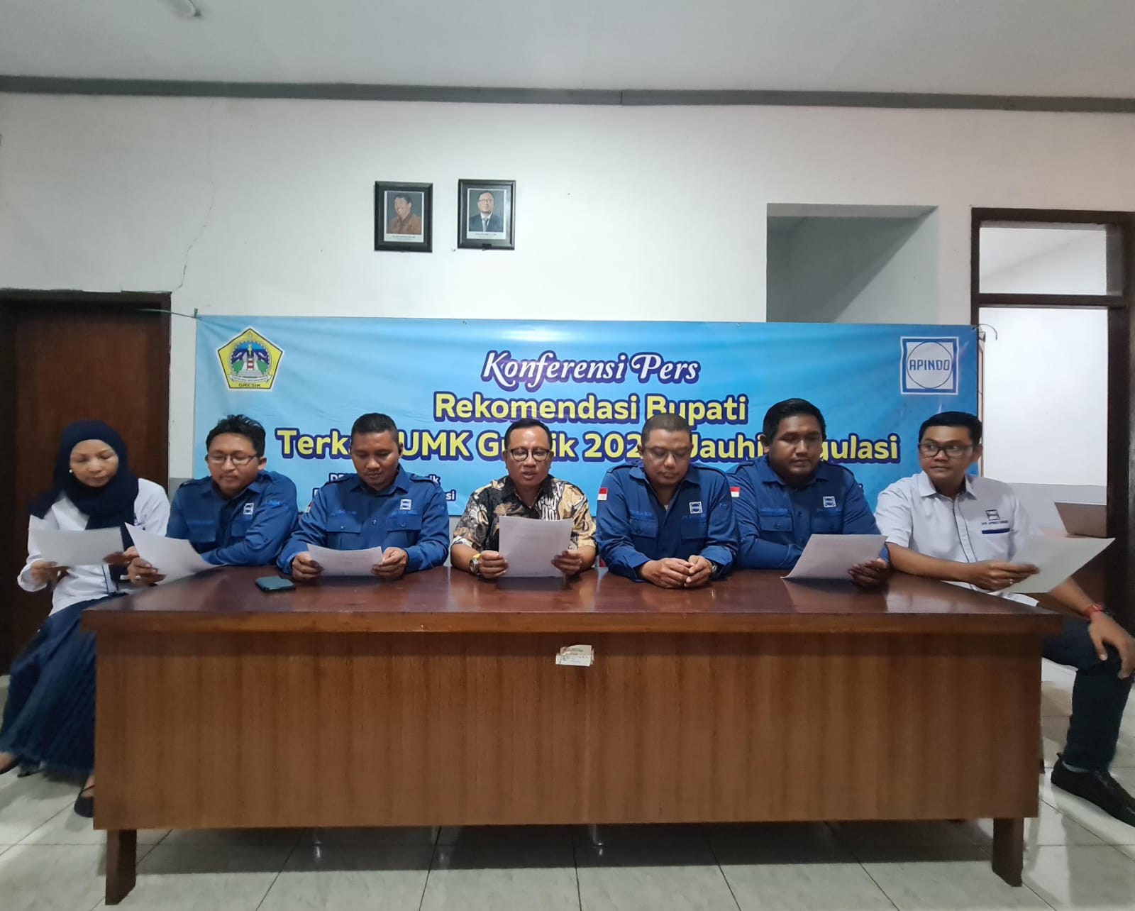 Tolak Usulan : Ketua Apindo Gresik, Alfan Wahyudin (tengan) menyampaikan penolakannya terhadap usulan UMK 2024.