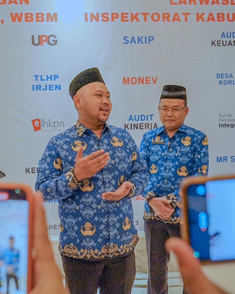 PRIHATIN: Bupati Gresik, Fandi Akhmad Yani menyampaikan rasa keprihatinannya menyusul kepala Diskoperindag Gresik ditetapkan sebagai tersangkan korupsi hibah UMKM 2022.  &nbsp;