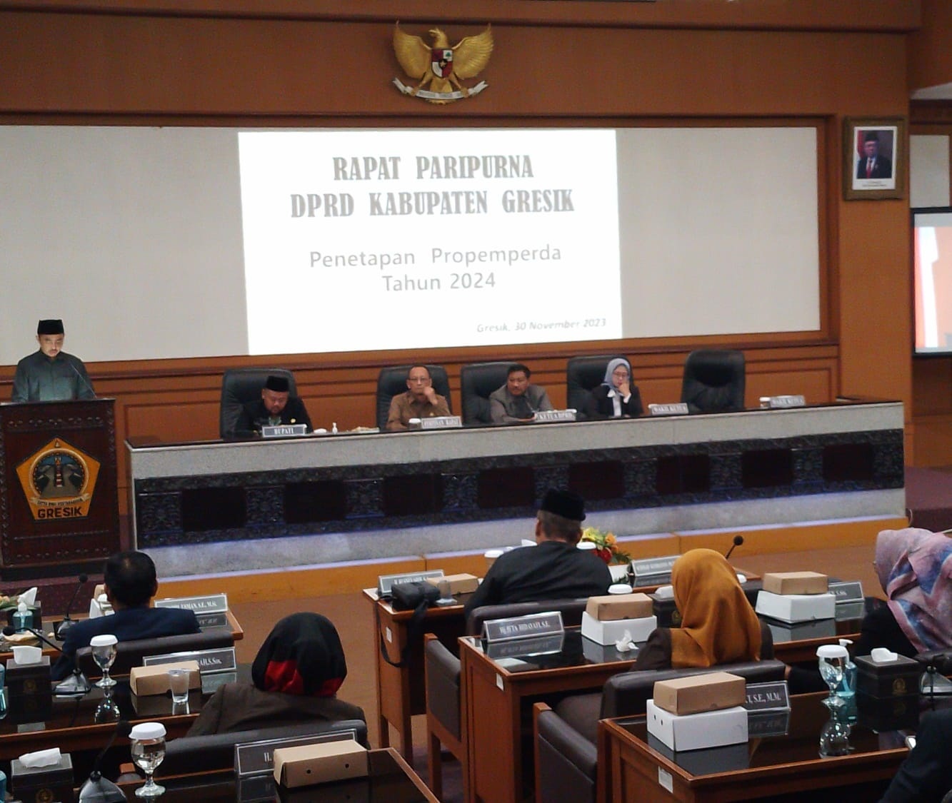 Dok/Radar Gresik  &nbsp; PENETAPAN: Ketua Bapem Perda DPRD Gresik Khoirul Huda saat menyampaikam ranperda yang akan dibahas 2024 mendatang.