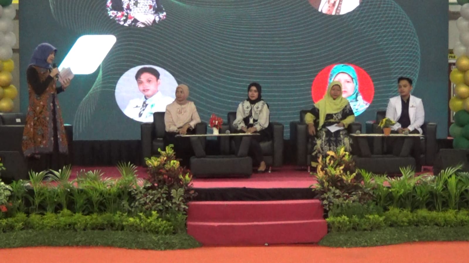HARI KESEHATAN: Dinkes Gresik menggelar talkshow kesehatan dalam penutupan Puncak HKN 2023.