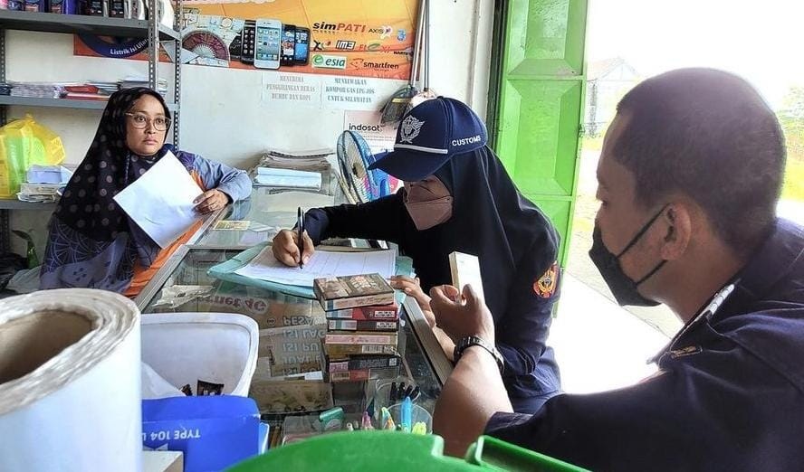 TINGKATKAN PENGAWASAN: Bea Cukai Gresik meningkatkan pengawasan terhadap peredaran rokok ilegal di Kabupaten Gresik.