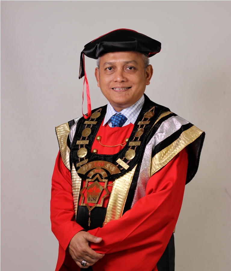 Prof. Dr. Ing. Ir. Herman Sasongko. rektor Universitas Internasional Semen Indonesia (UISI)