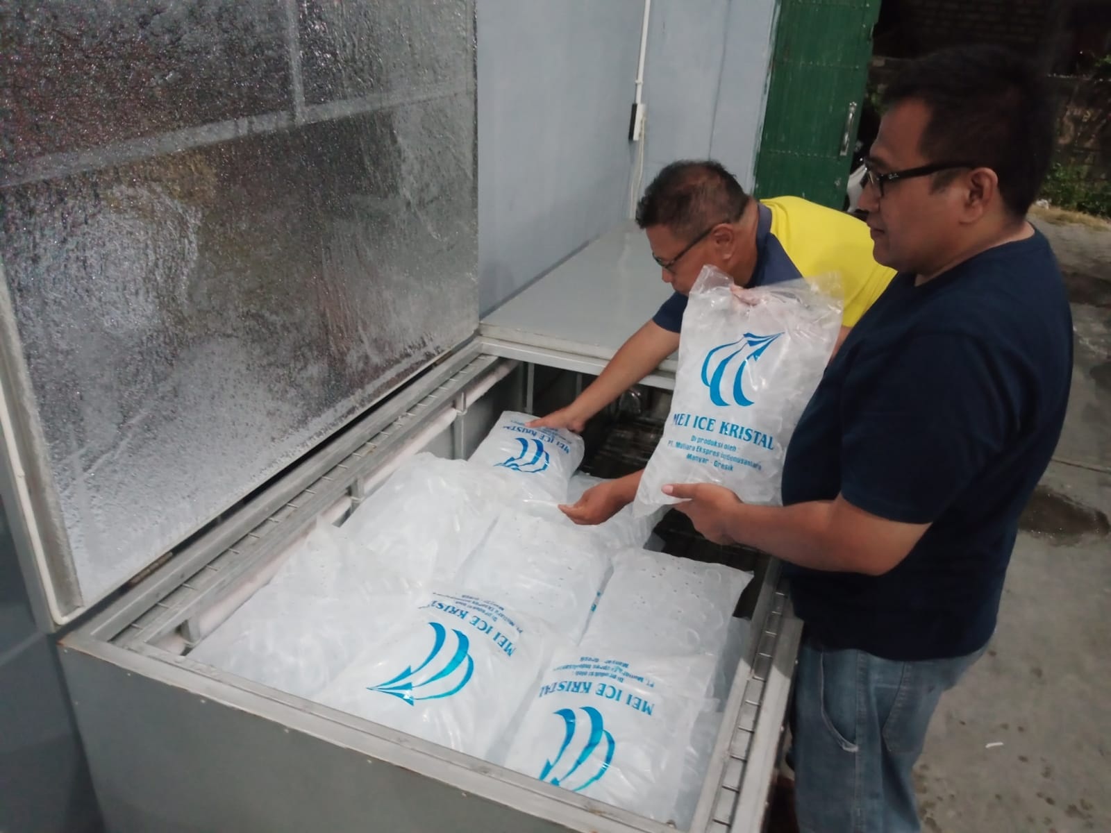 Mei Ice Kristal (Usaha Es Kristal)