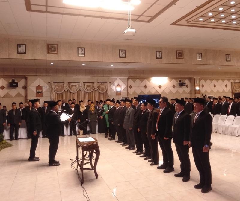 Sambut Tahun Baru : Bupati Gresik Fandi Akhmad Yani akan melakukan mutasi ratusan pejabat siang nanti.