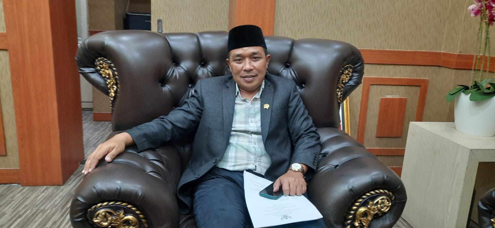 Ketua DPRD Gresik Abdul Qodir  &nbsp;